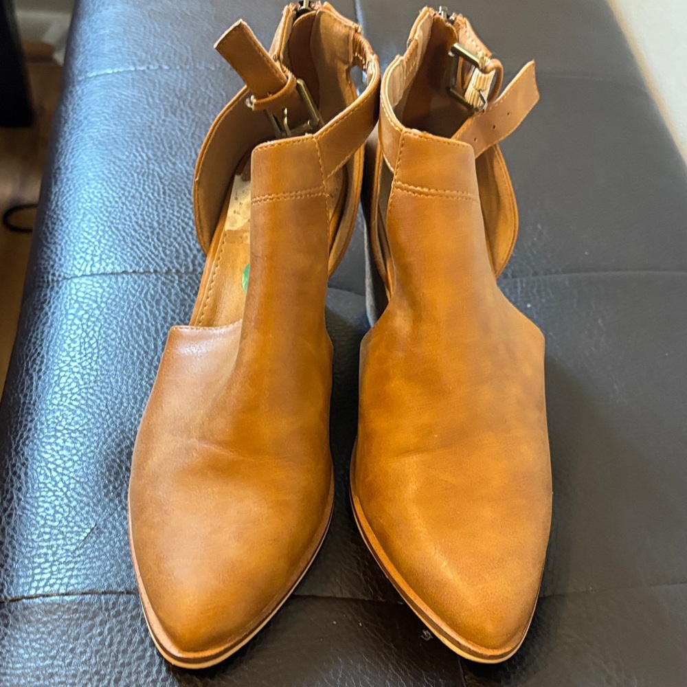 Catherine Malandrino Brown Ankle Booties